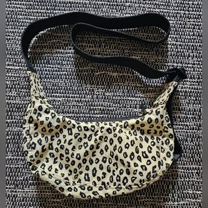 BAGGU Mini Crescent Bag